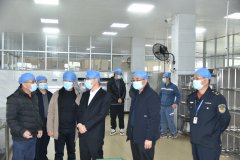 岗美镇：梁健敏督导查抄校园食物平安工做